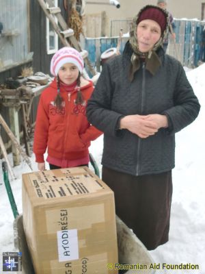 Cosmina and Olga
Following the Christmas story about Olga she received a box of food on the next lorry.
Keywords: Feb13;Fam-Tataraseni