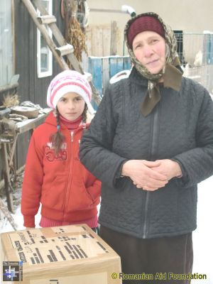 Cosmina and Olga
Keywords: Feb13;Fam-Tataraseni