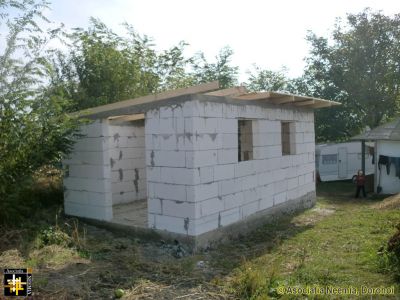 Cow shed and wood store for the Matei family
Keywords: Oct13;Sponsorship;Fam-Prelipca;Housing;PrelipcaHouse