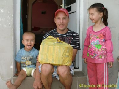 Food Bags
Ionut and his children received a bag of locally sourced food items funded by a sponsor in south Wales.
Keywords: Aug12;Fam-Dorohoi;Foodbags;Fam-Dorohoi;News13Jan