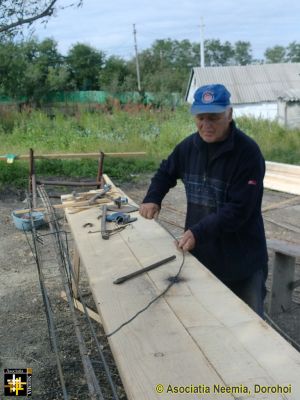 Andrisan House, Saucenita
Gheorghe shaping the reinforcement for the foundations
Keywords: Sep13;Fam-Saucenita;Mirauta.G;House-Saucenita