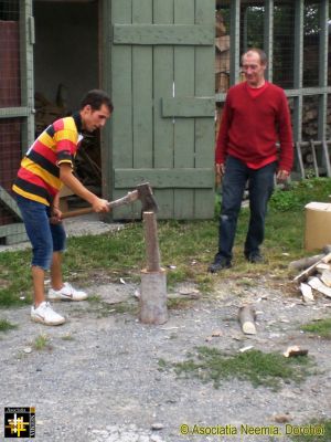 Preparing Firewood for Donation
Cristi and Wayne
Keywords: Sep15;Wood;pub1510o