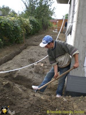 Casa Neemia - Electricity Supply Installation
Marian digging the trench for the lightning conductor
Keywords: Sep15;Casa.Neemia;