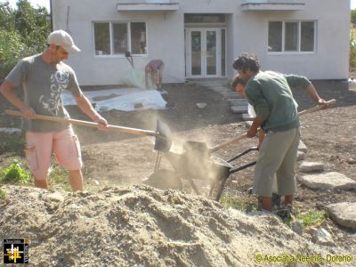 Casa Neemia: Tidying the Garden
Keywords: Aug17;Casa.Neemia