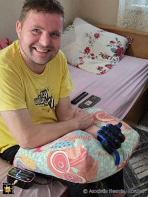 A Wounded Soldier
Dima (aged 30) was wounded in the war in Ukraine and it recuperating at Casa Neemia.
Keywords: nov25;pub2512d