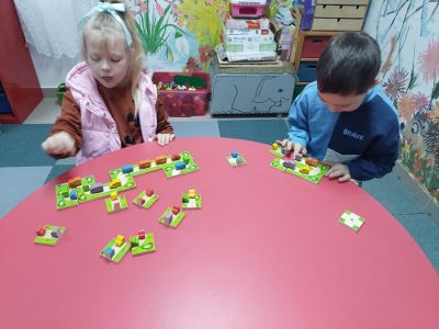 Street Dominoes
Keywords: jan26;Schools;pub2602f