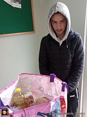 Food beneficiaries
Richard gets the sack
Keywords: mar26;pub2604a