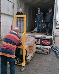 Loading a lorry